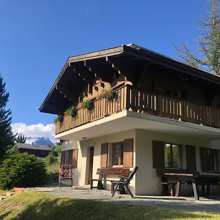 Claire Domek alpejski *